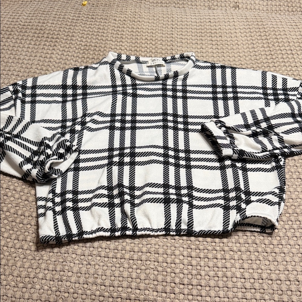 REVICE Monochrome Plaid Crew Neck Sweater